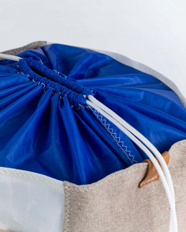 The bucket bag