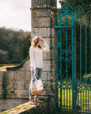 The bucket bag