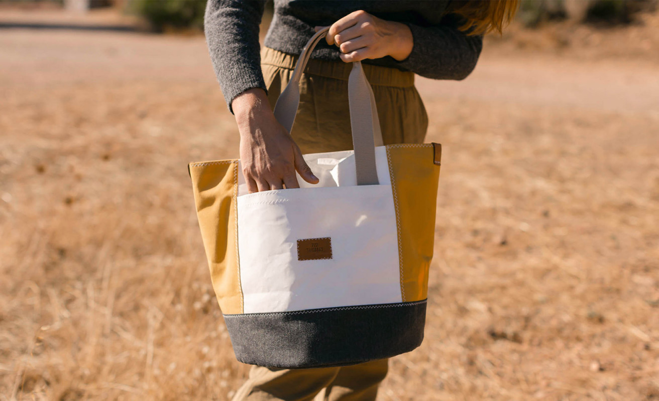 The bucket bag