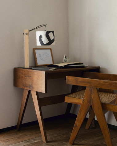 Desk lamp