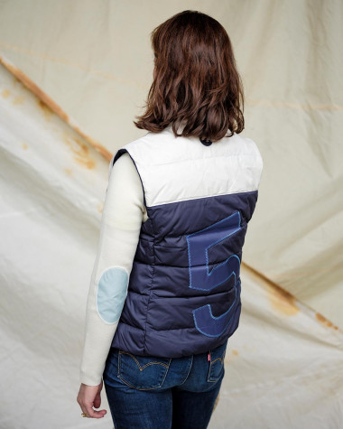 Women's sleeveless down jacket