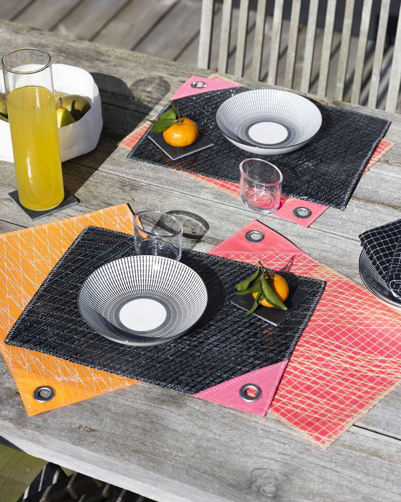 Set de table · Gris et rose