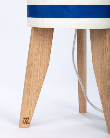 Small pole lamp