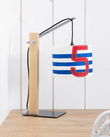 Desk lamp