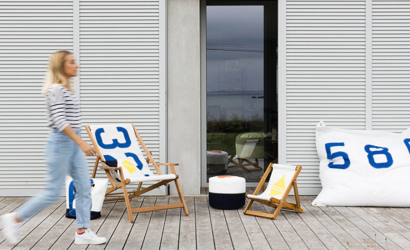 Transat en hêtre blanc et bleu