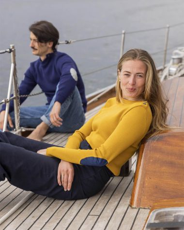 Marine-Pullover für Damen aus Merinowolle · Dunkelgelb und marineblau