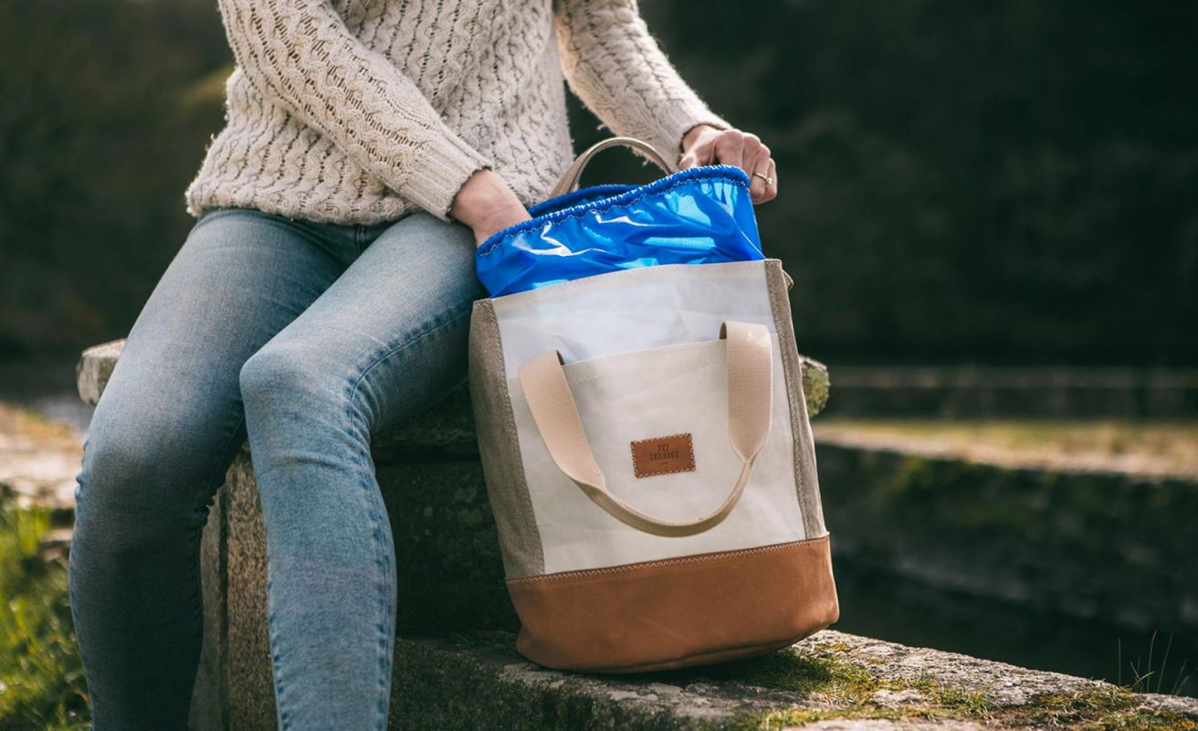 The bucket bag