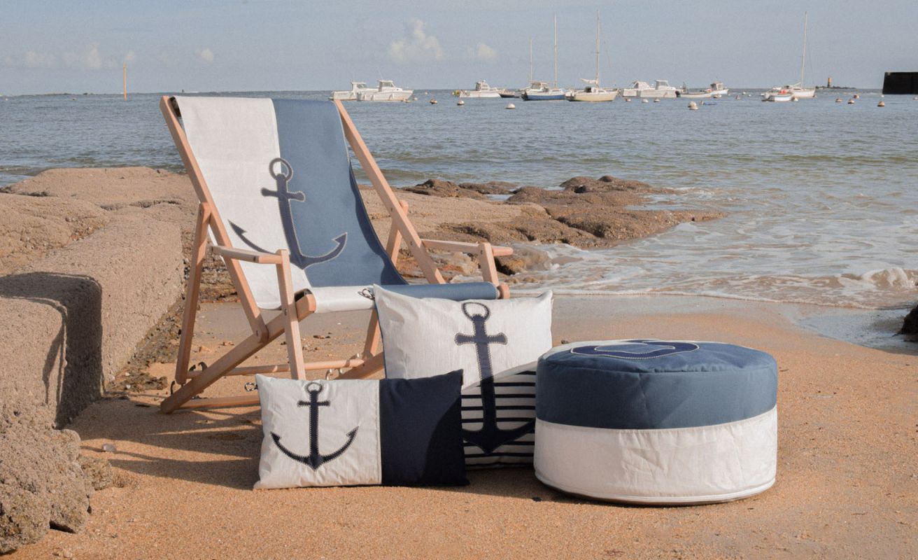 Cushion 50x50 anchor blue