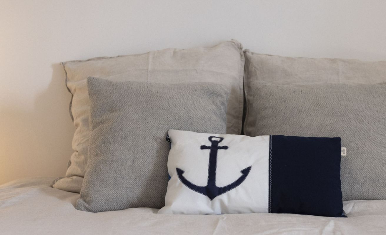 Cushion 30x50 anchor blue