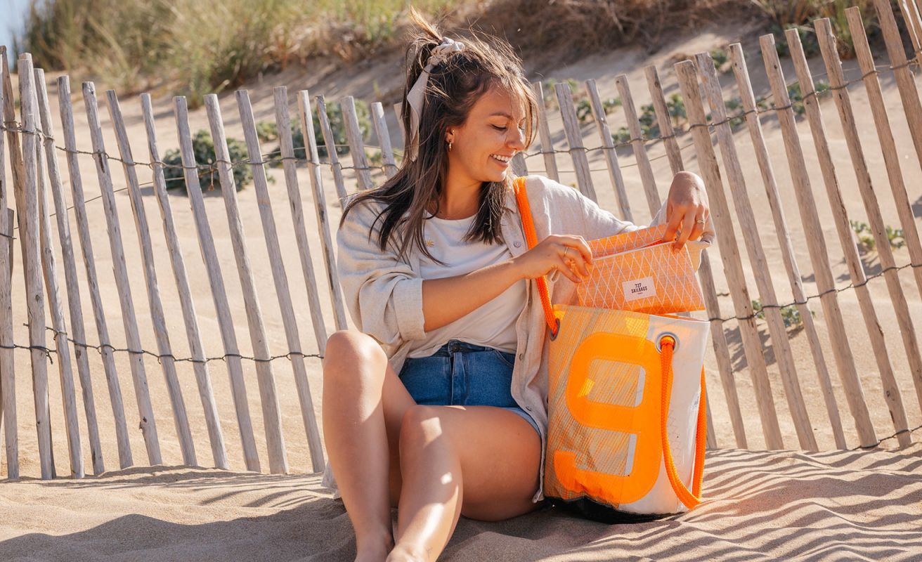 Zipped case · Orange