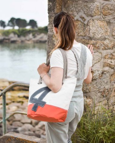 Hang bag Sandy · Corail