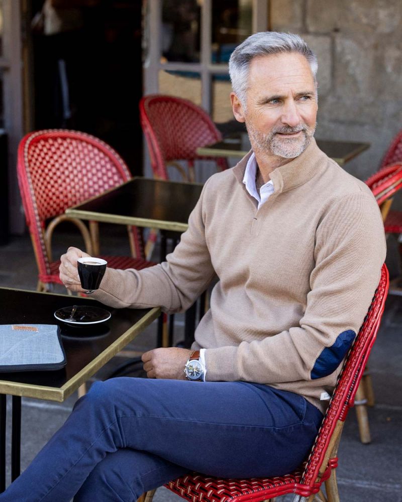 Men's crew-neck pullover · Camel and navy blue 