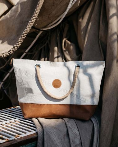 Travel Bag Carla Belem · Leather
