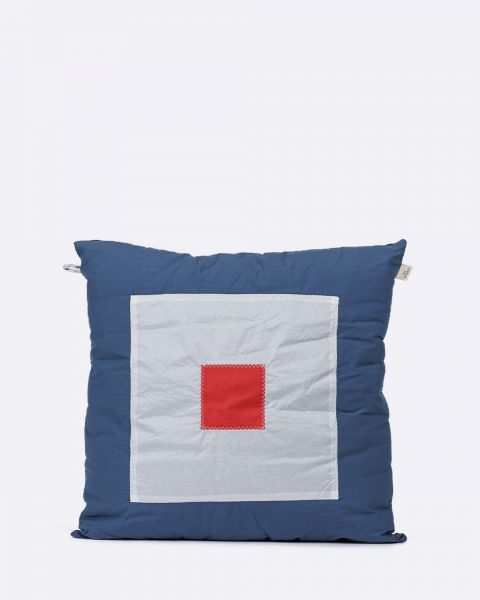 Cushion 50x50 · Flag