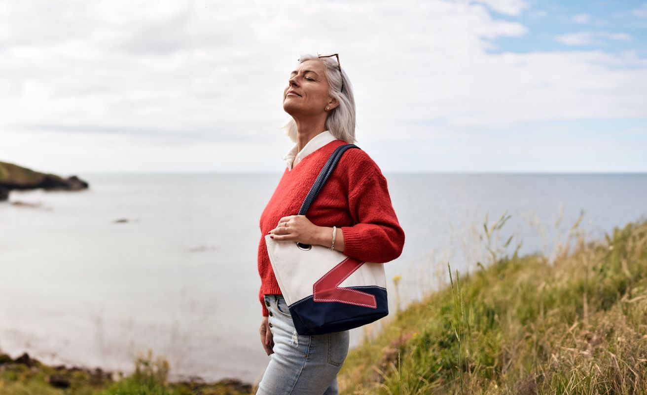 Handbag Legend · Navy red