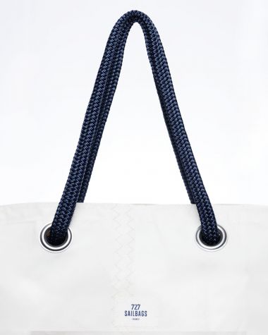 Anses de sac bleu marine