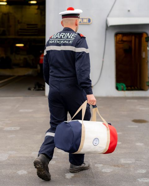 Onshore "Chesapeake" Marine nationale · Rouge et Navy