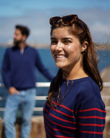 Pull col bateau Femme · Bleu marine et rouge