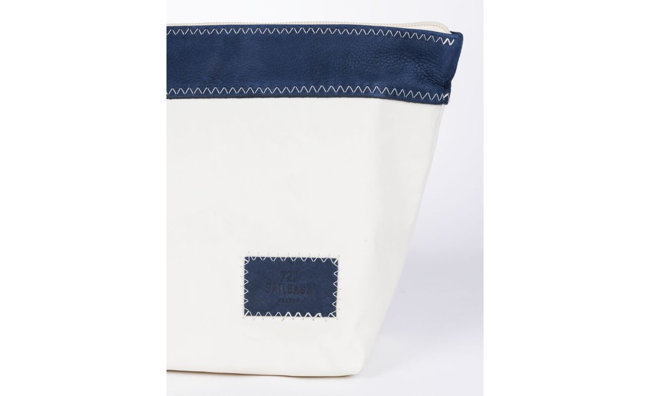 Trousse de toilette "Les Grands Classiques" · Cuir bleu marine