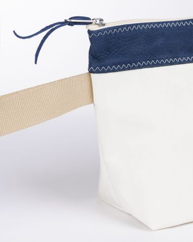 Trousse de toilette "Les Grands Classiques" · Cuir bleu marine