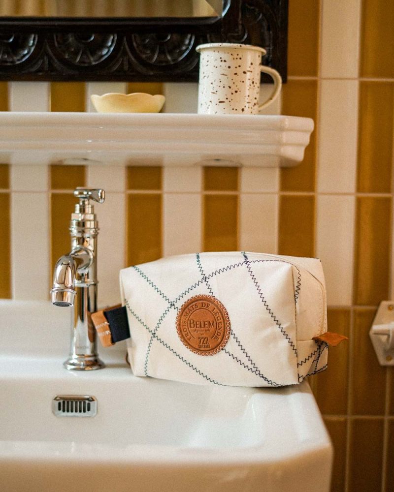 Toiletry Bag Windy Belem · Leather