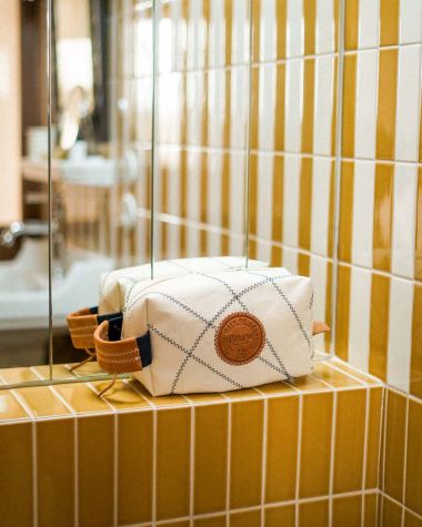 Toiletry Bag Windy Belem · Leather