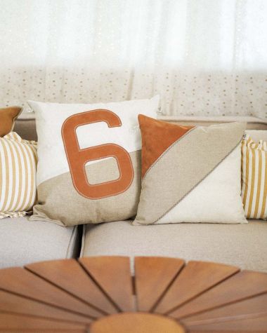 Coussin 50x50 · Lin et cuir ambre