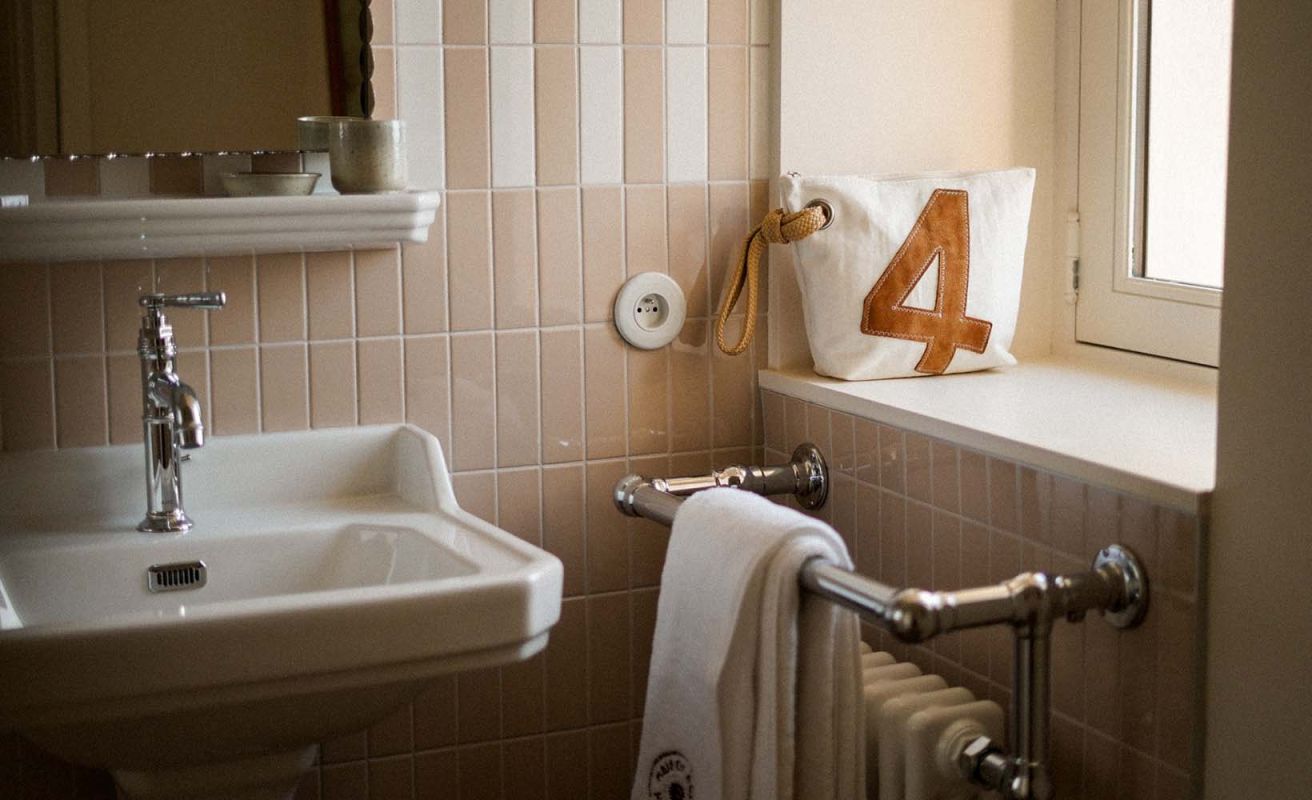 La Midinette · 4 Cuir ambre