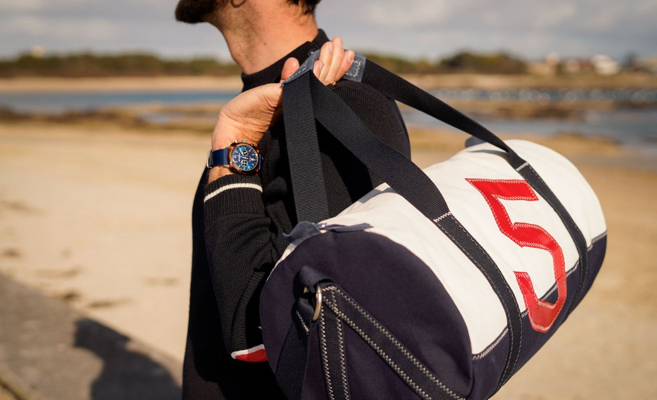 Sporttasche Polochon · Marineblau und rot