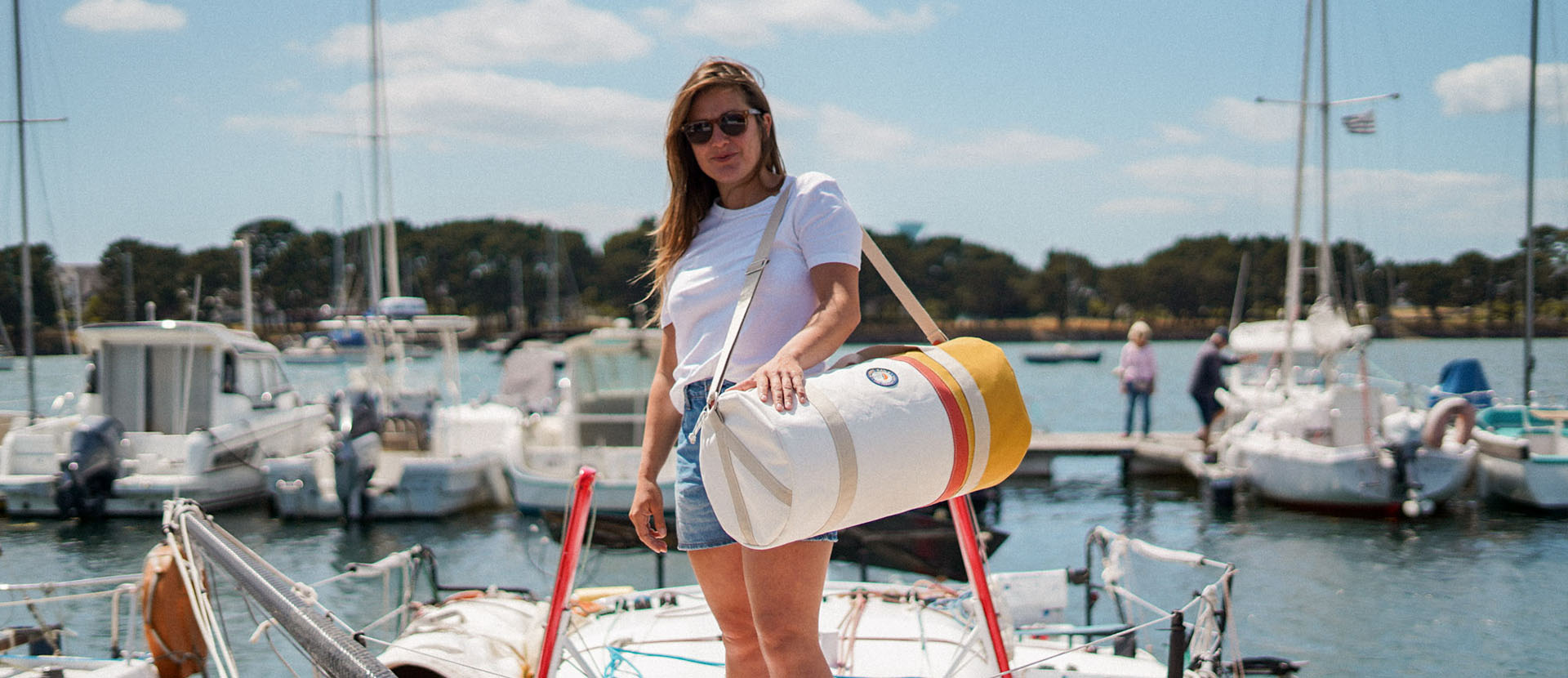 Ambre Hasson présente sa collection de sacs en voile recyclée
