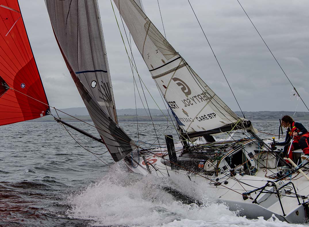 Ambre Hasson en course Mini Transat voilier