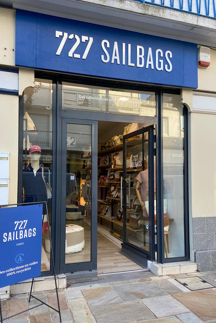 Façade Boutique 727 sailbags La Baule