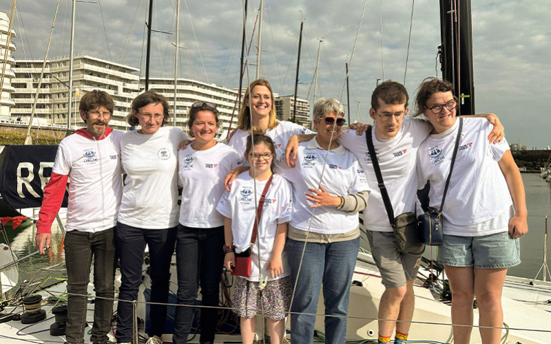 L’Arche et 727 Sailbags créent un sac à dos engagé en voile recyclée ! 