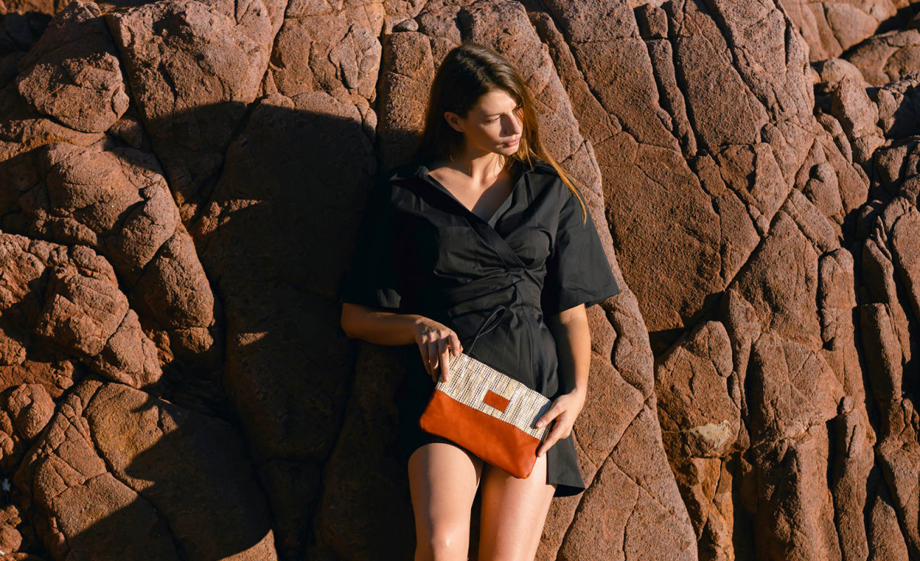 Clutch bag Esterel · Terre de feu Leather