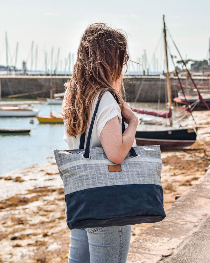 Hand bag Charlie · Navy Leather