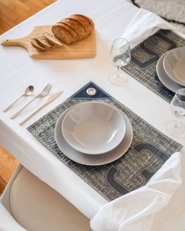 2 Placemats - Grey and dark blue