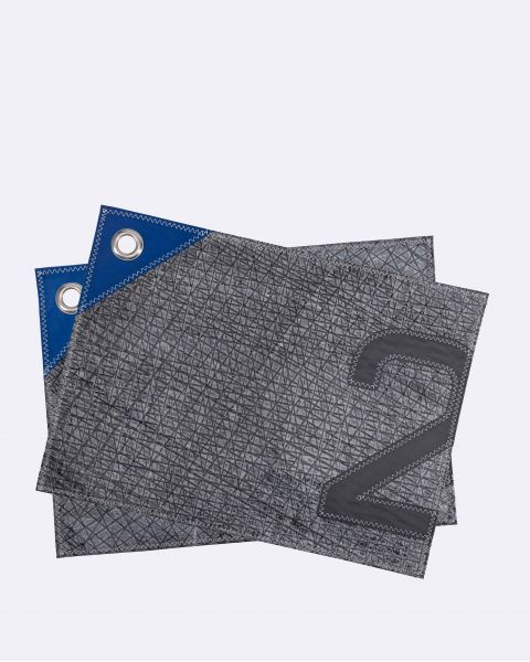 2 Placemats · Grey and blue