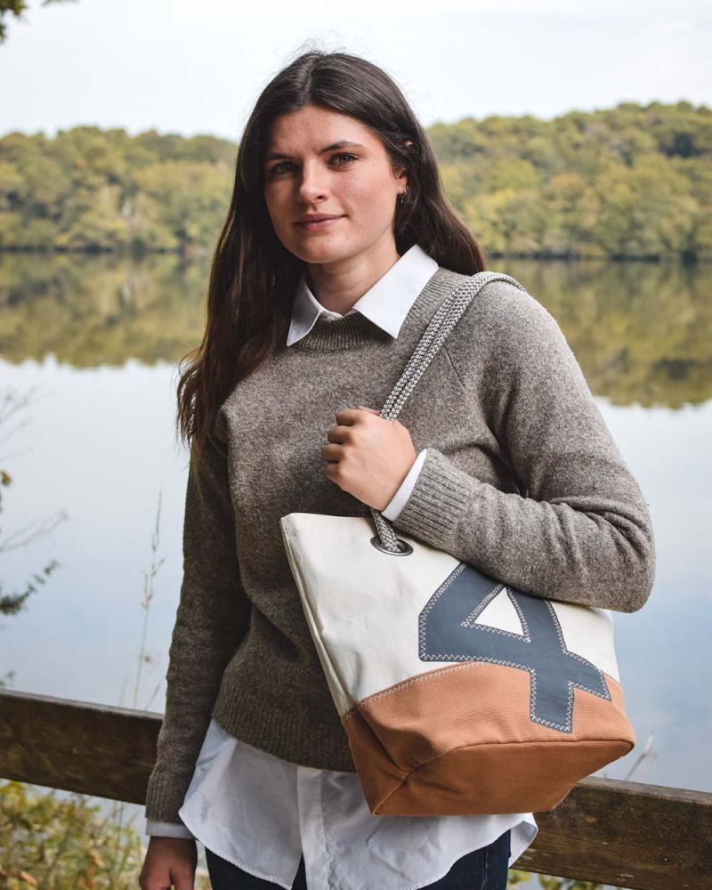 Hand Bag Legend · Caramel and Grey