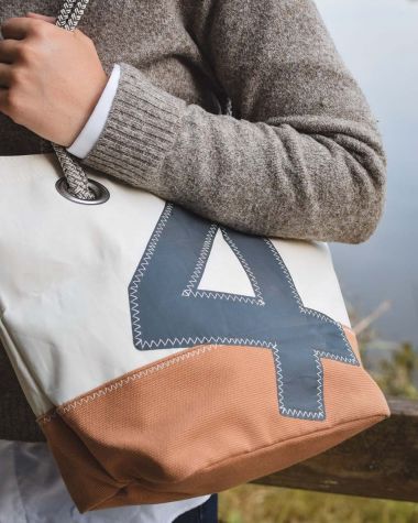 Hand Bag Legend · Caramel and Grey