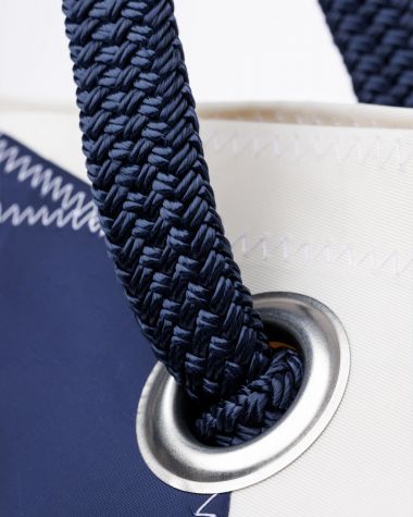 Travel bag Carla · Pastel blue