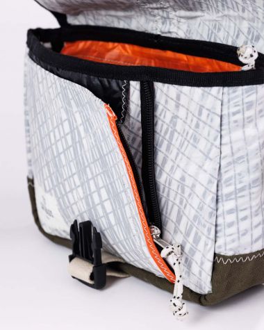 Scooty Handlebar cross-body bag convertible · Khaki and orange 