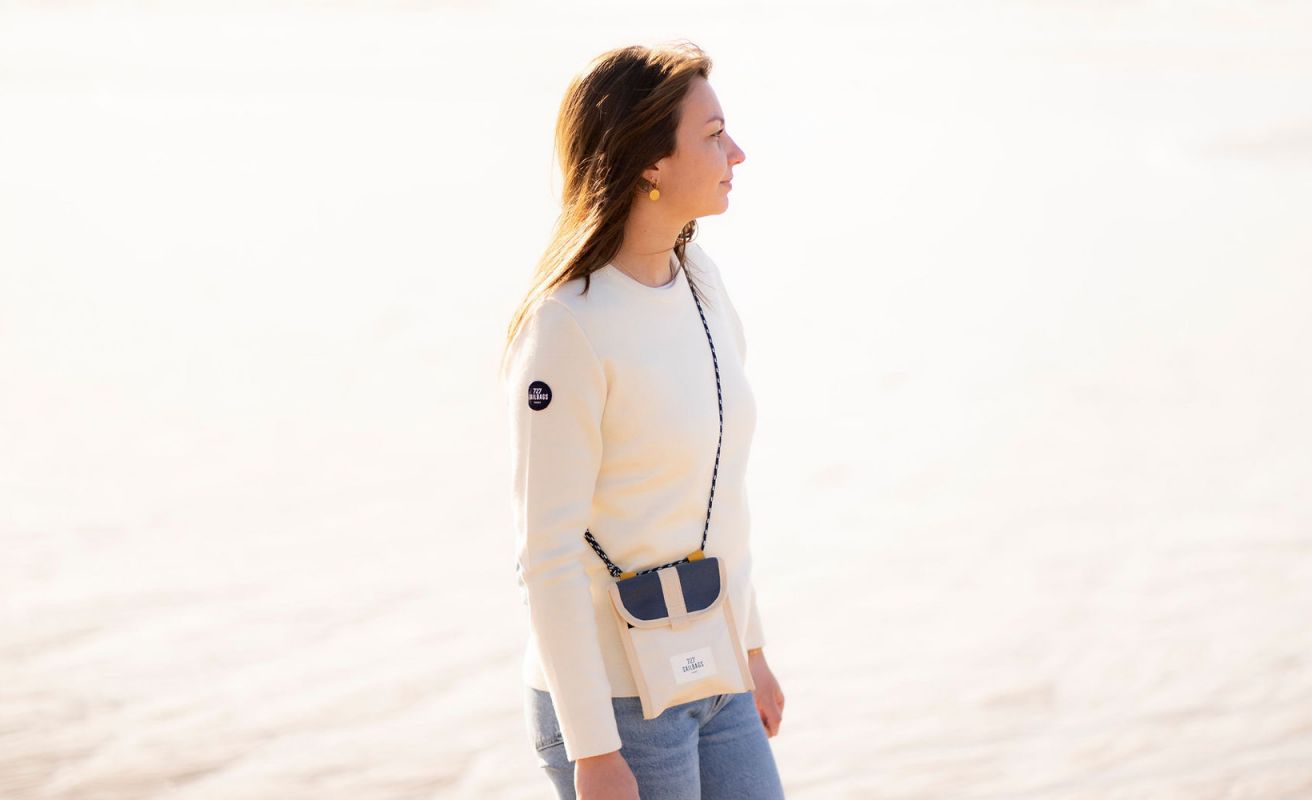 Skate cross-body bag · Blue and yellow