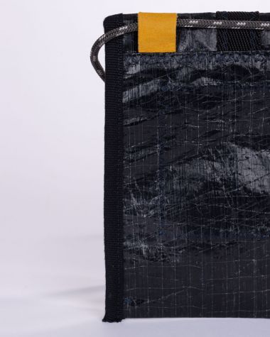 Skate cross-body bag · Black