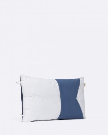 Cushion 20x12 in · Flag