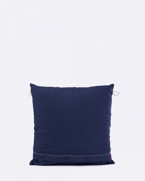 Cushion 15x15 · Flag