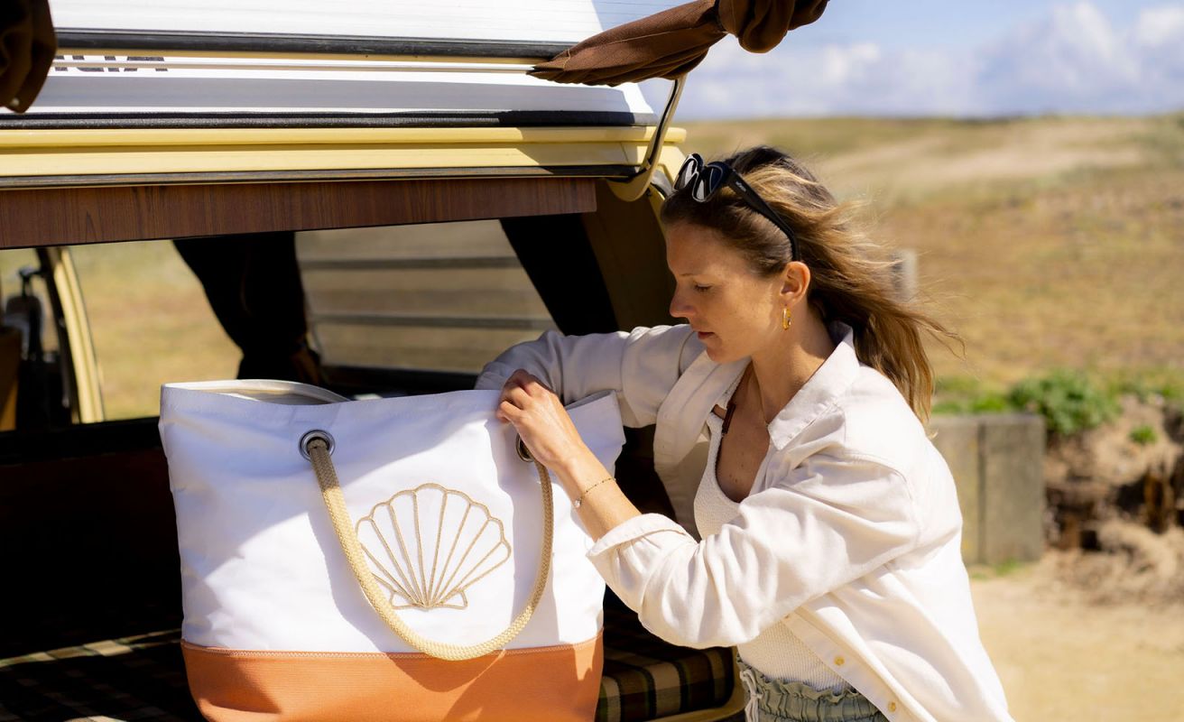 Carla travel bag · Coral cotton