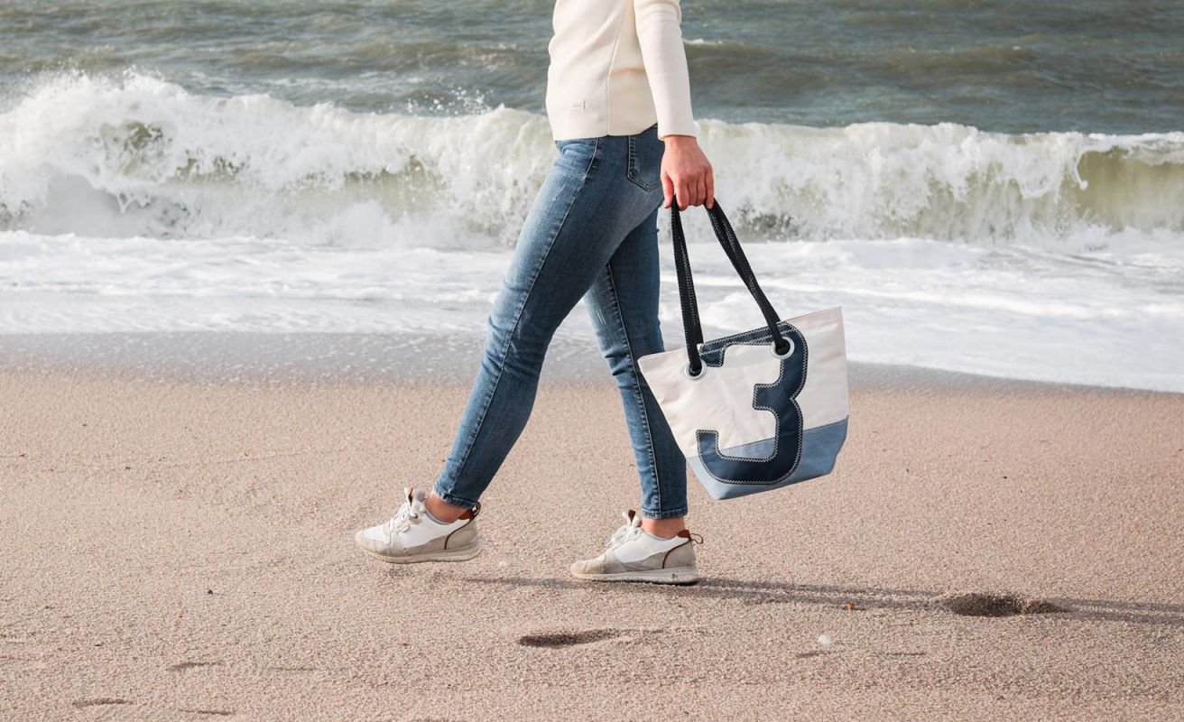Legend handbag · Blue Pearl