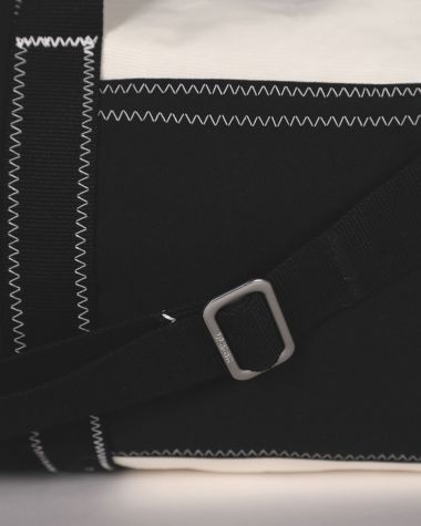Onshore Duffel Bag· Black and Red