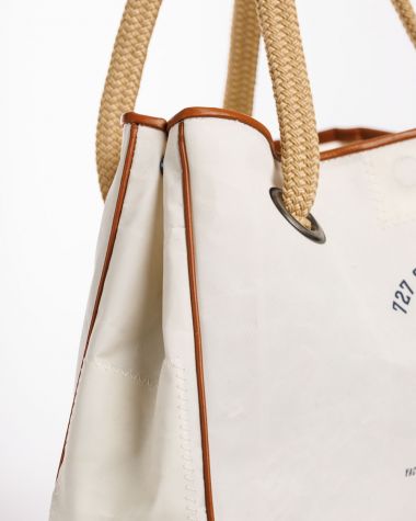 Seaside tote · Classic Yachting