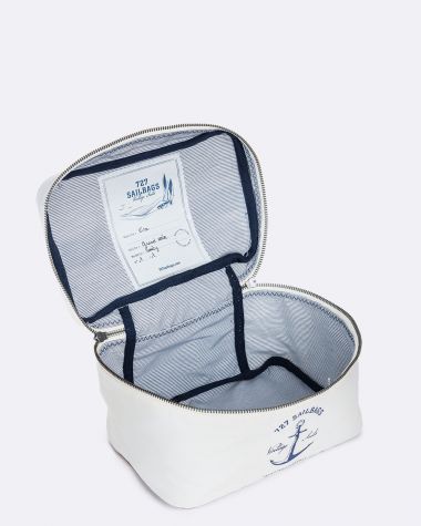 Vanity case · Classic Yachting